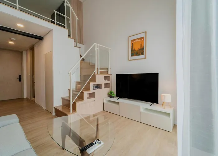 Panoramic Duplex Rama 9 Modern Infinity Pool & Gym