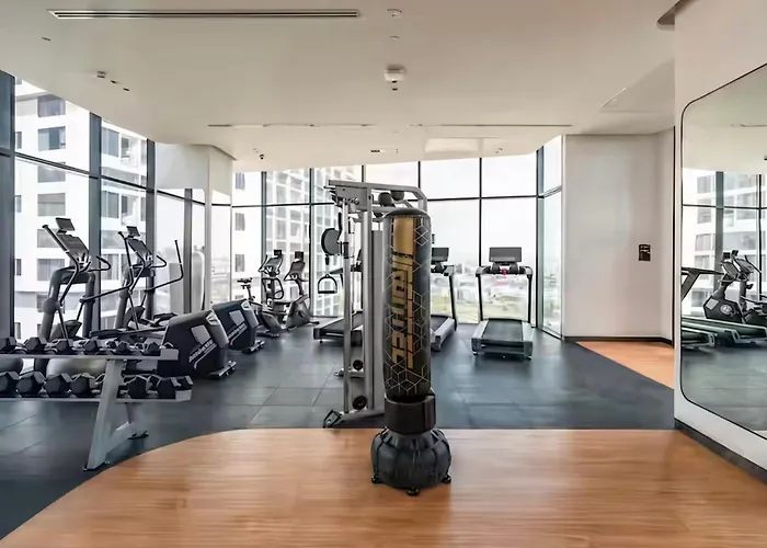 Panoramic Duplex Rama 9 Modern Infinity Pool & Gym * 曼谷
