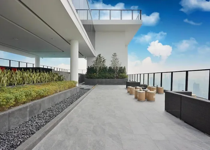 Panoramic Duplex Rama 9 Modern Infinity Pool & Gym 公寓